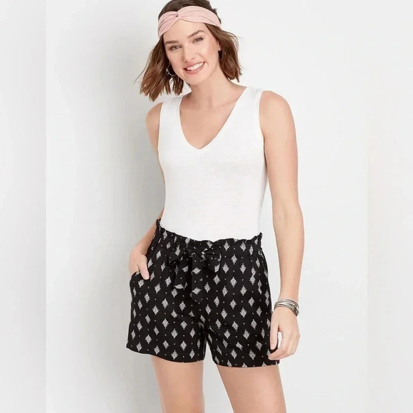 Maurices High Rise Paperbag Waist Shorts - Size Medium - Picture 1 of 7